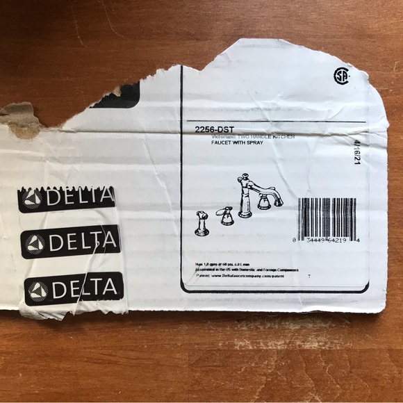 Delta Kitchen Faucet - Picture 8 of 9